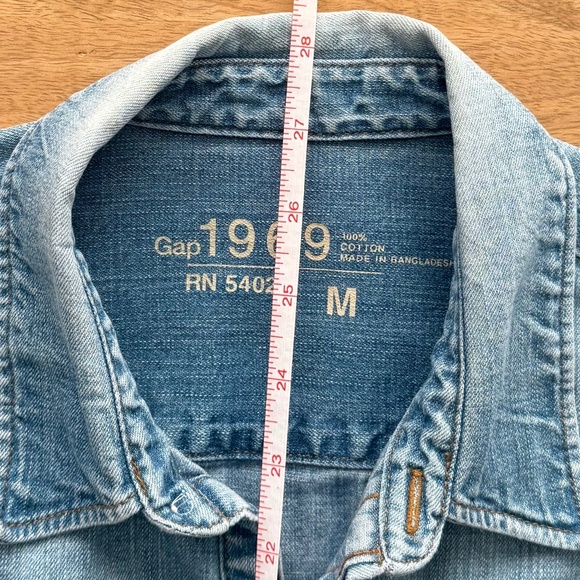 Gap | M | Sleeveless Denim Shirt - Picture 9 of 11